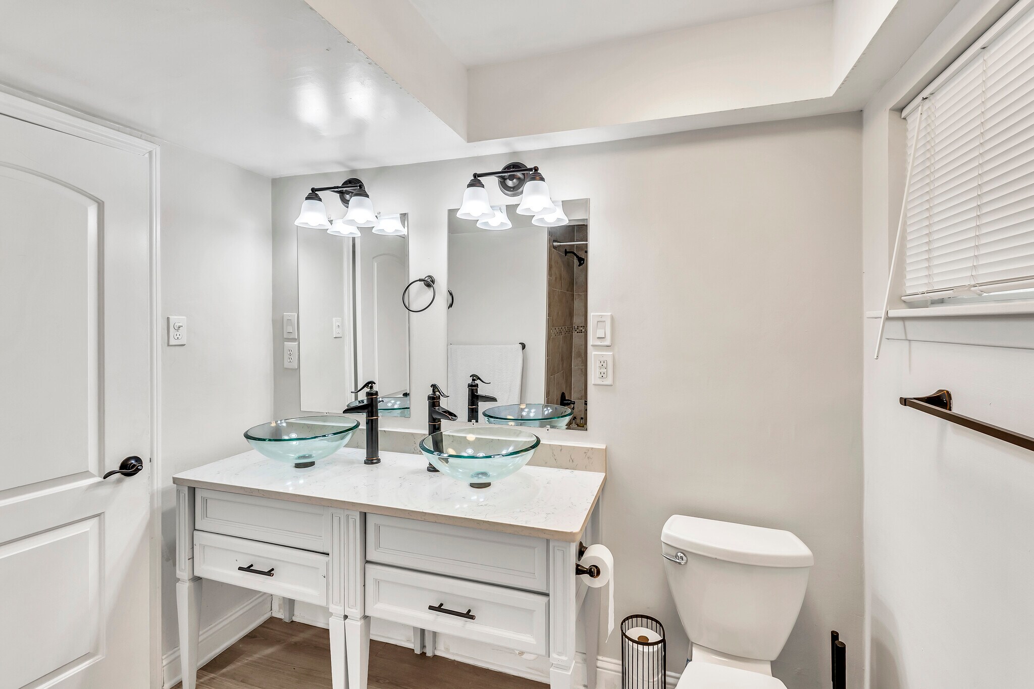 Building Photo - 4603 Lennox Dr