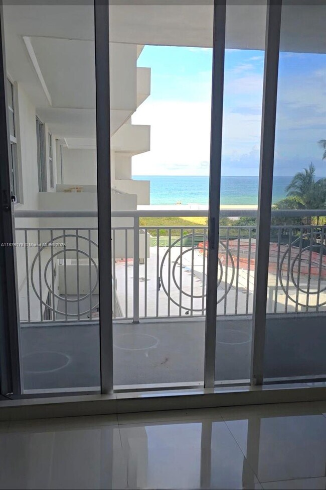 Building Photo - 5825 Collins Ave