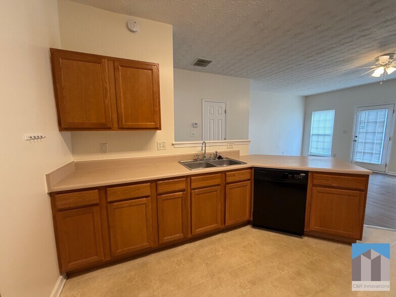 Building Photo - 644 Kenridge Dr