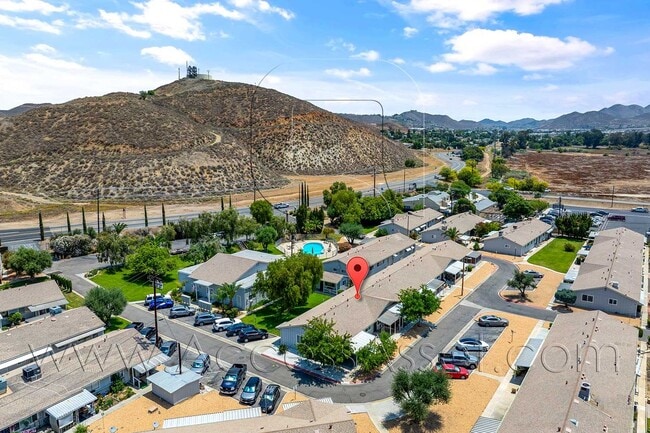 Building Photo - Spacious 2 Beds/2 Bath Home In Highly Desi...