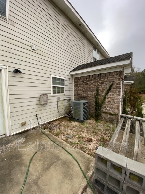 Building Photo - 115 Caswell Ct
