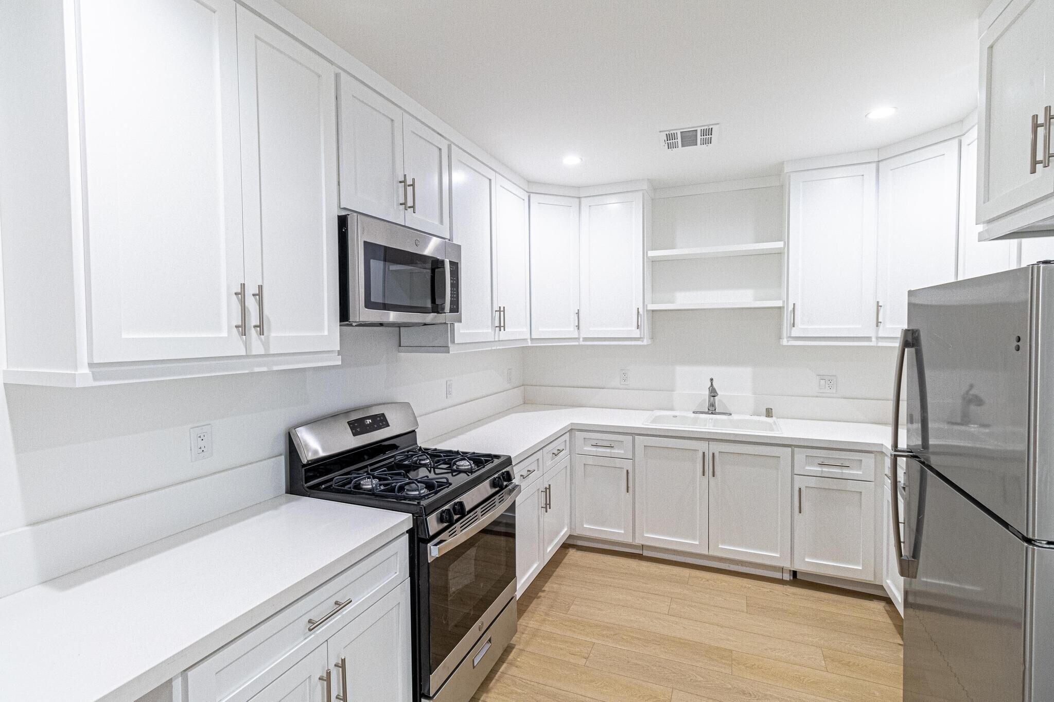 Building Photo - 3672 W Imperial Hwy