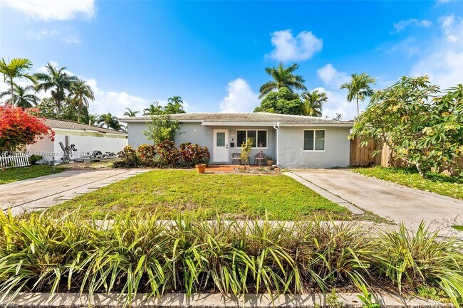 Building Photo - 908 SW 12th Ct