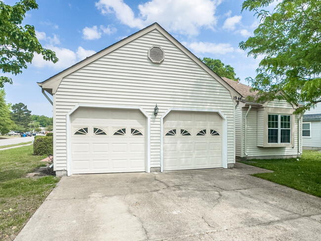 Building Photo - LOVELY STRAWBRIDGE HOME FOR RENT!!!