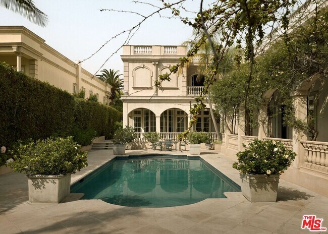 Building Photo - 628 N Rodeo Dr