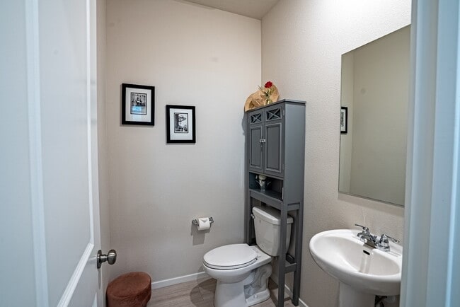 Building Photo - 2636 N Osprey Ln