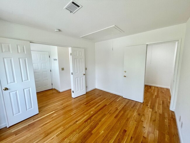 Building Photo - Spacious 3BR/2BA Potrero Hill Townhouse Ho...
