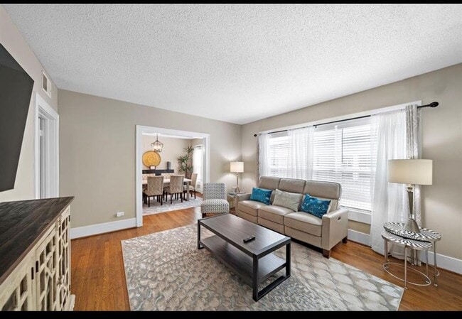 Building Photo - 1629 Castle Ct