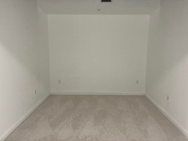 Building Photo - 300 S Australian Ave