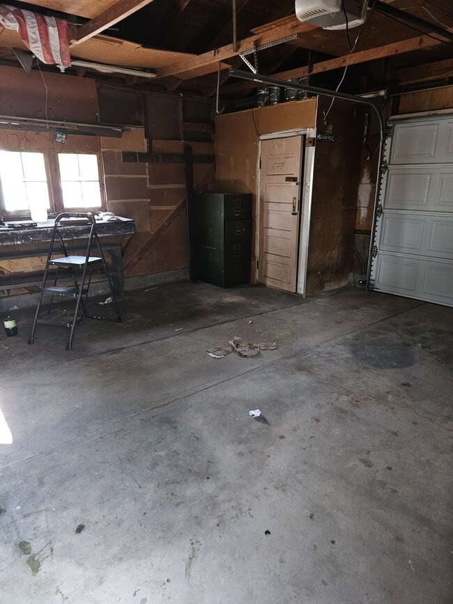 Building Photo - 2904 Plum Dr