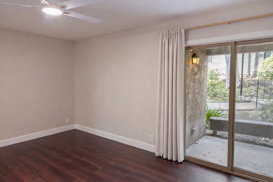 Master - 10425 Caminito Cuervo