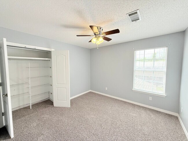 Building Photo - Custom Built 4-Bedroom/3 Bathroom Home