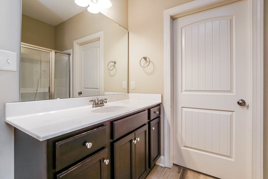 Building Photo - 647 Airedale Trail