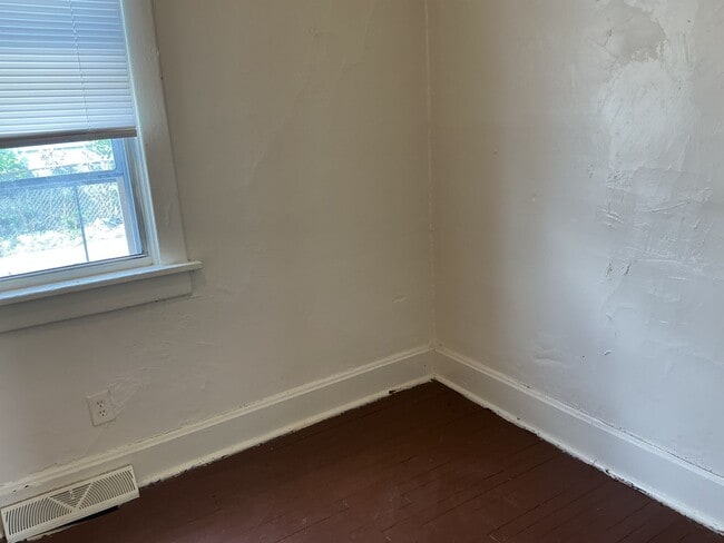 Building Photo - 2078 S 17th St