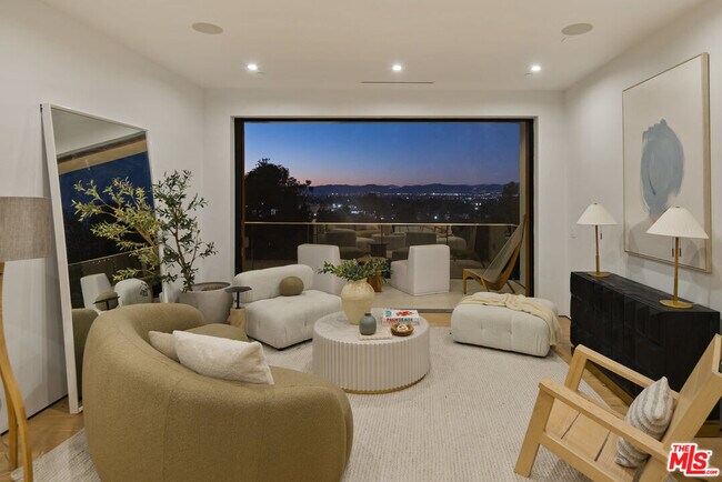 Building Photo - 16801 Oak View Dr