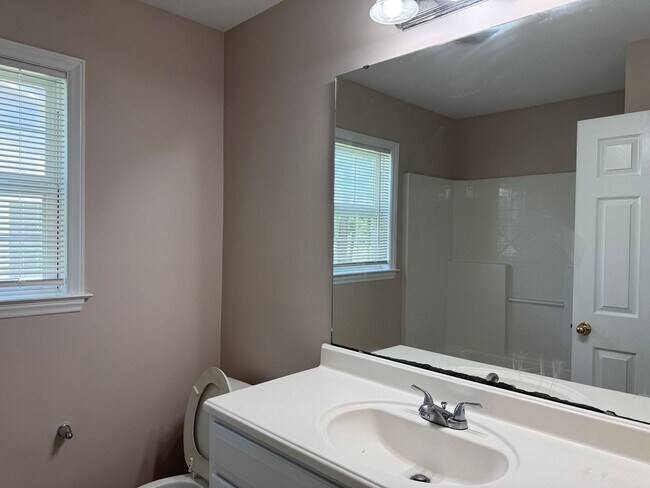 Building Photo - Beautiful home in Carolina Pines
