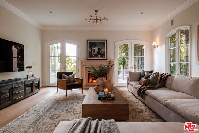 Building Photo - 18875 Pasadero Dr