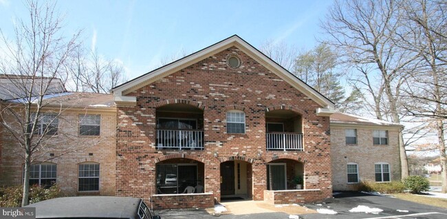 Building Photo - 5900 Cove Landing Rd