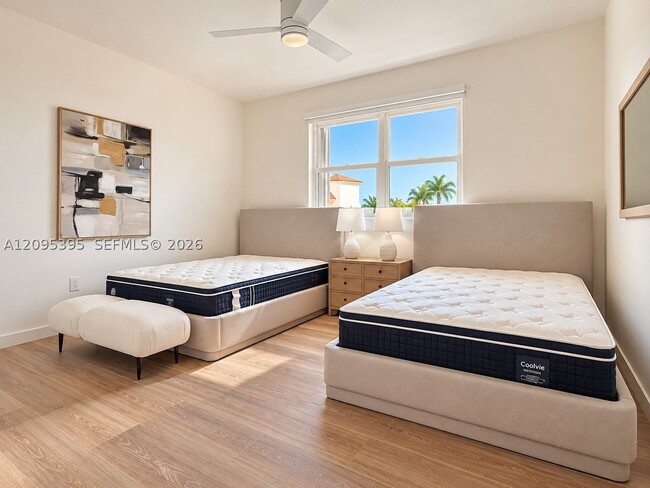 Building Photo - 731 Crandon Blvd