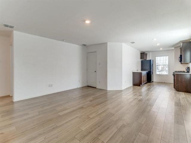 Building Photo - 3112 Coyote Way