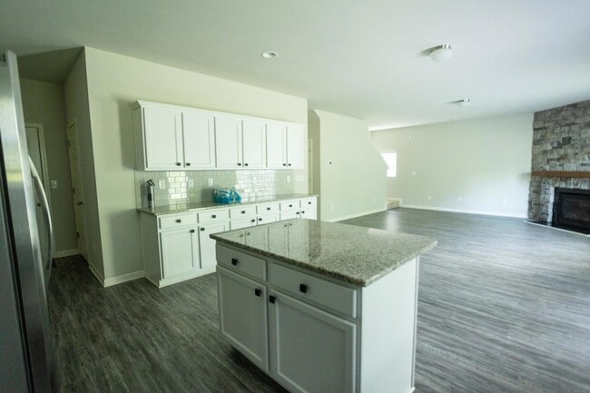 Building Photo - 1115 Dietrich Ln