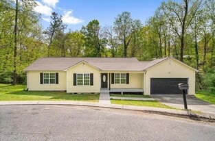 Building Photo - 124 Levi Dr