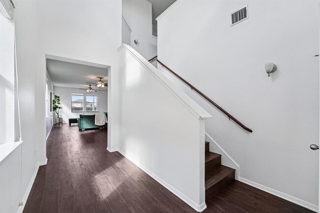 Building Photo - 288 Triumph Rd