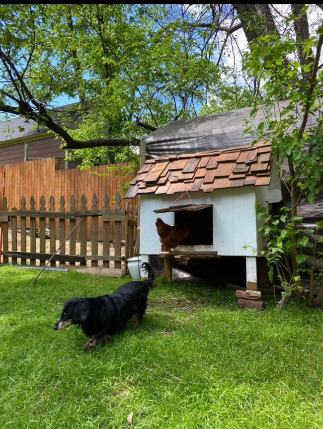 Building Photo - Historic Mechanicsville Home