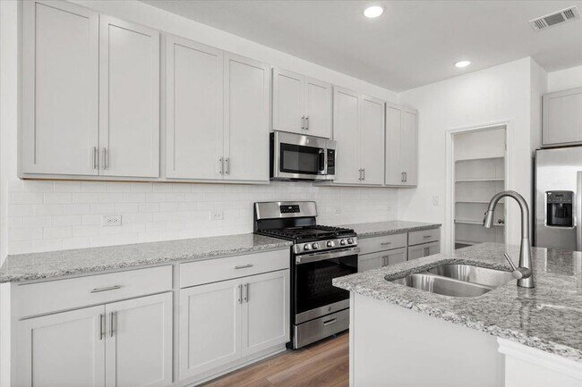 Building Photo - 1409 Alana Fls Ave