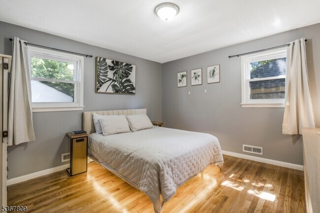 Building Photo - 9 Westervelt Pl