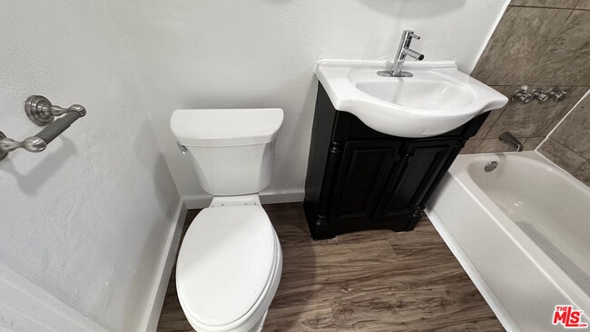 Building Photo - 1709 W 70th St