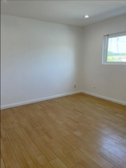 Building Photo - 3433 Madera Ave