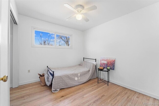 Building Photo - 305 Maplewood Dr