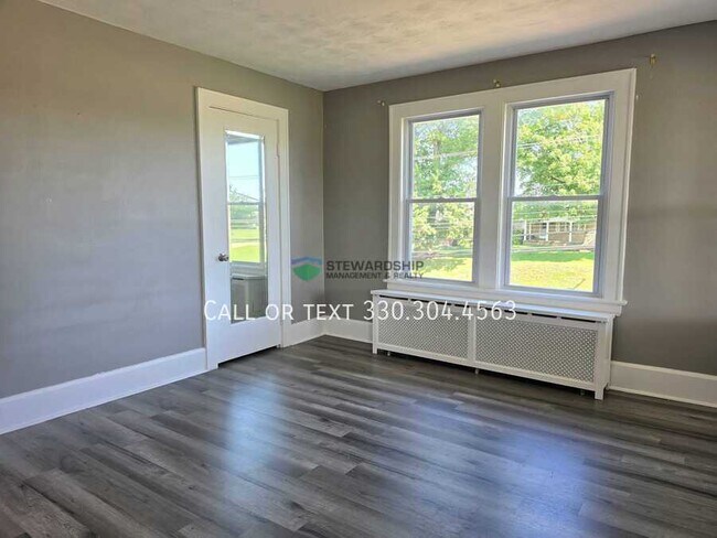 Building Photo - 12990 Lincoln Way W