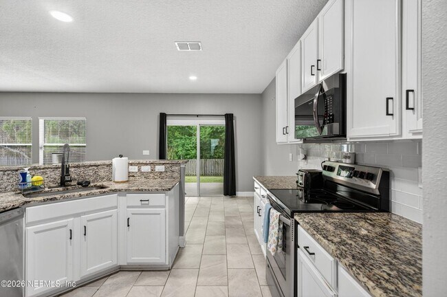 Building Photo - 2038 Creekmont Dr