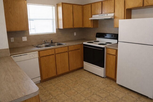 Building Photo - 4001 Nadine Dr