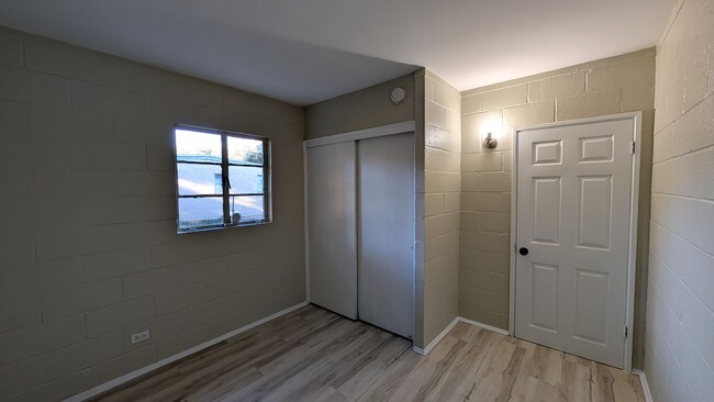 Building Photo - 103 New York Dr