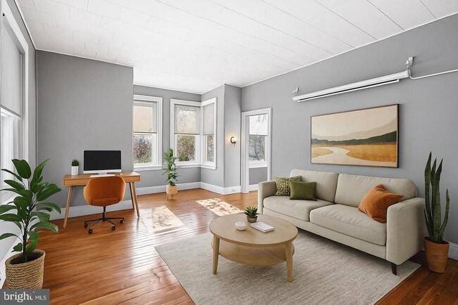 Building Photo - 846 LeCount St