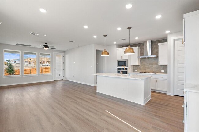 Building Photo - 144 Granit Oak Dr