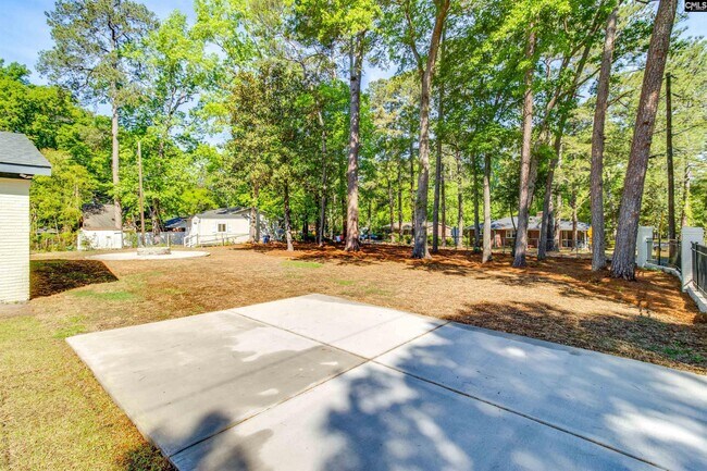 Building Photo - 2327 Willow St