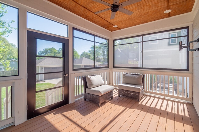 Building Photo - 1005 State St