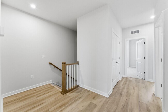 Building Photo - 2136 Glacier Rd