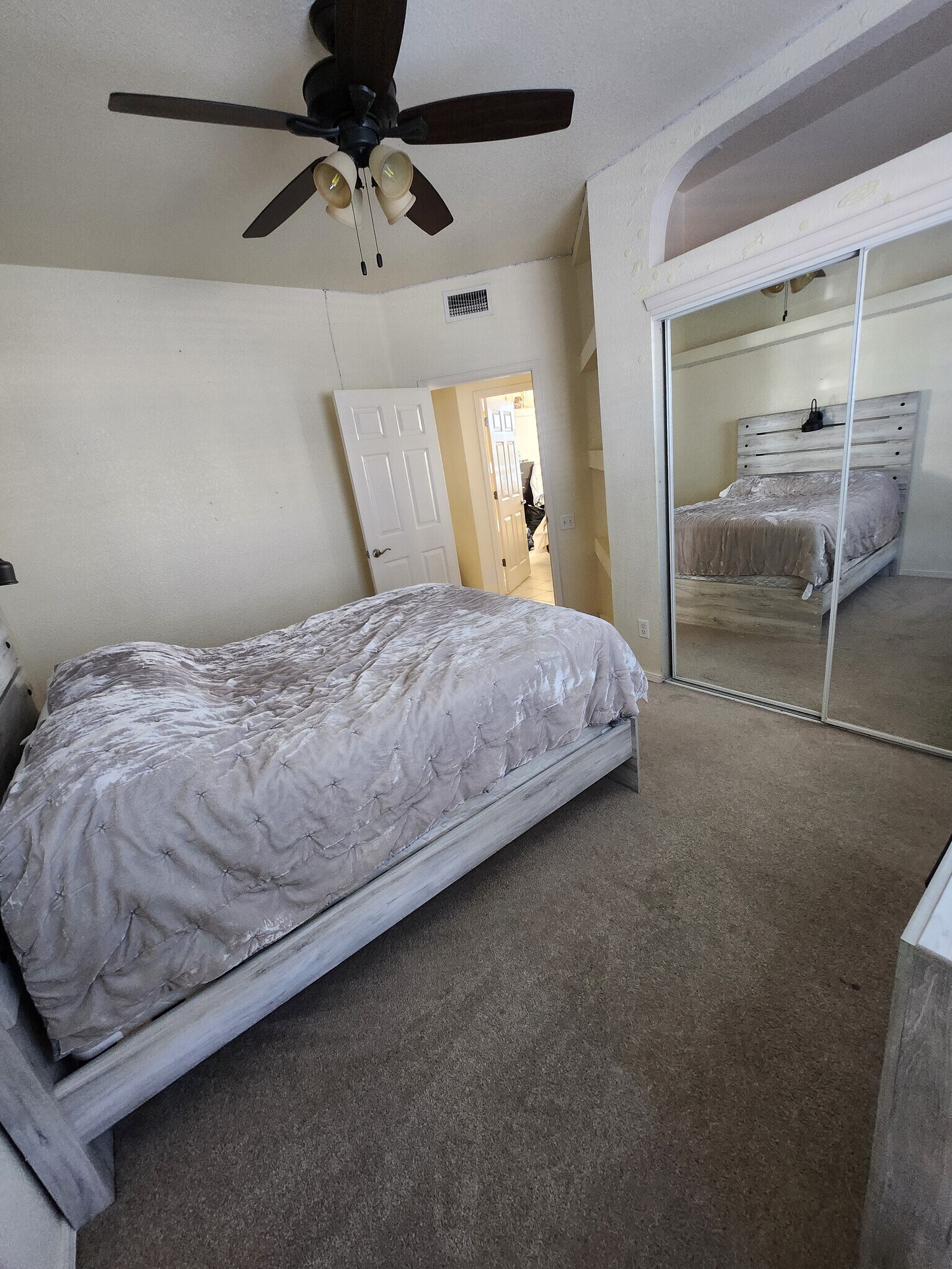 Building Photo - 3637 Tierra Vergel