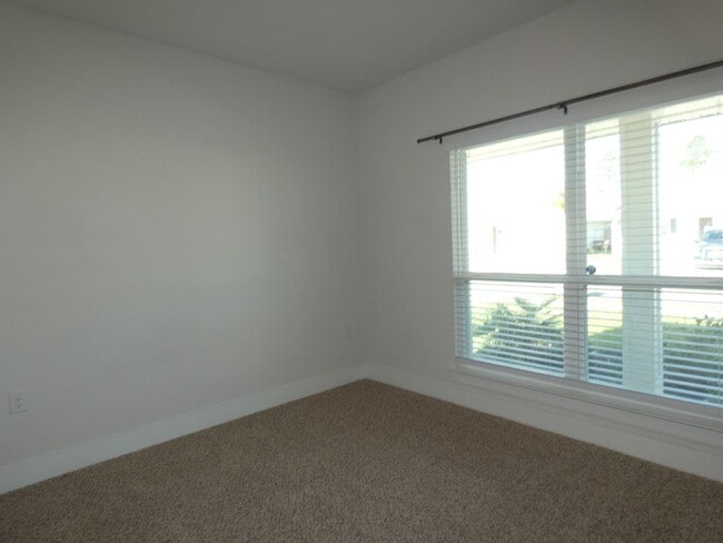 Building Photo - 4-Bedroom Craftsman-Style Home