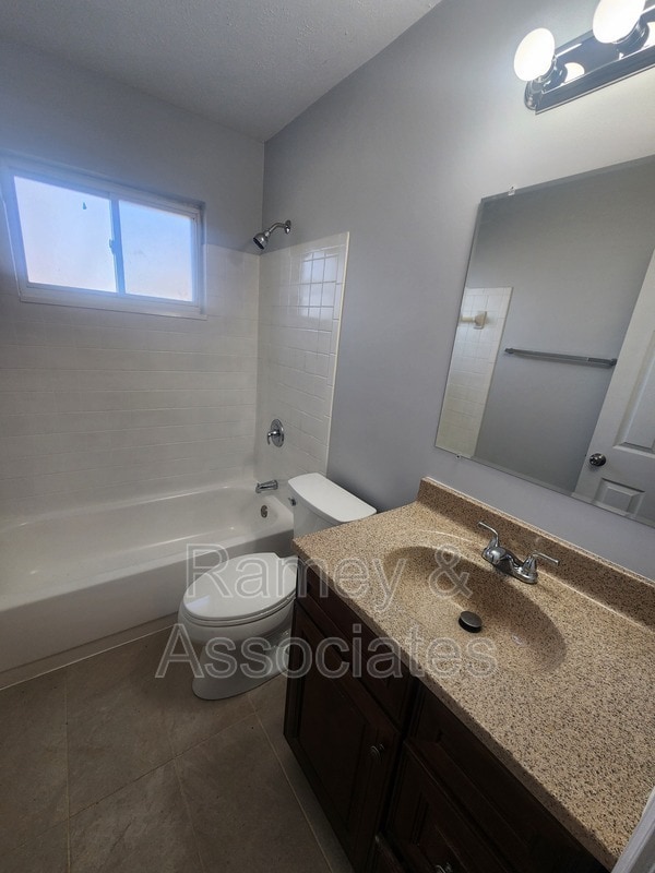 Building Photo - 5703 Chestnutwood Way