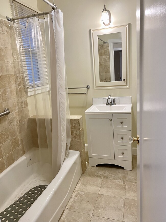 Udated bathroom with tub - 1222 Spruce St