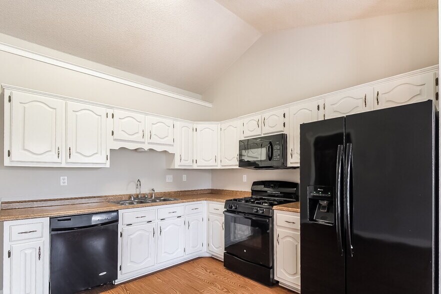 Building Photo - 1805 Steeplechase Cove