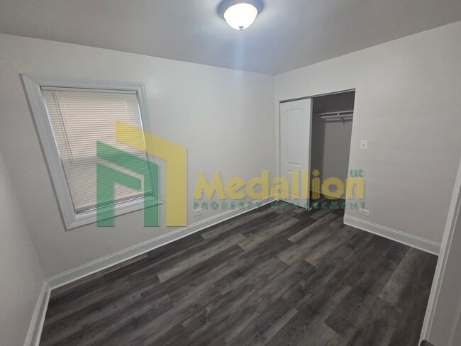 Building Photo - Updated 3-Bedroom Single-Level Home with Backyard Space