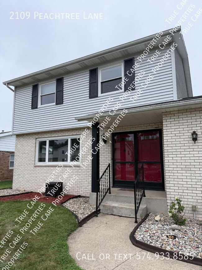Building Photo - 2109 Peachtree Ln