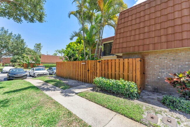Primary Photo - 3308 Spanish Wells Dr
